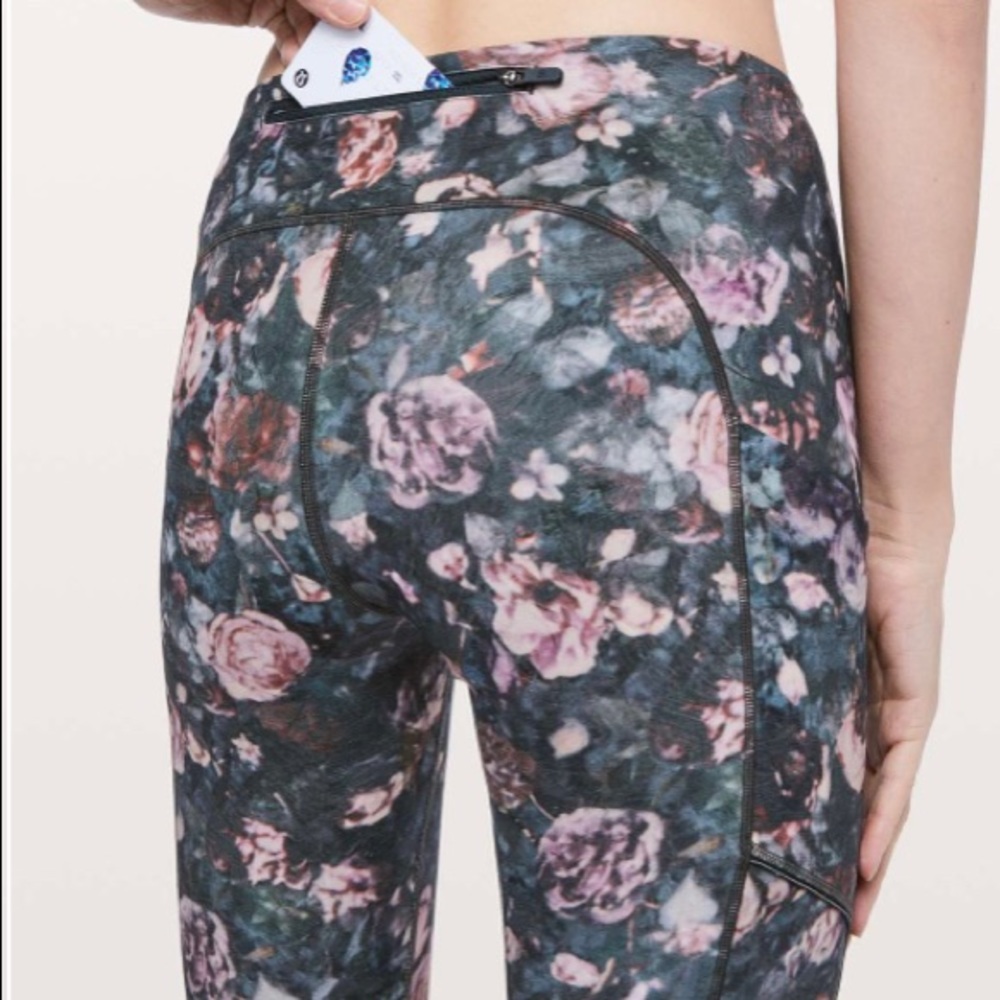 Lululemon Speed Up Tight *28"
Frosted Rose Multi
Size 8